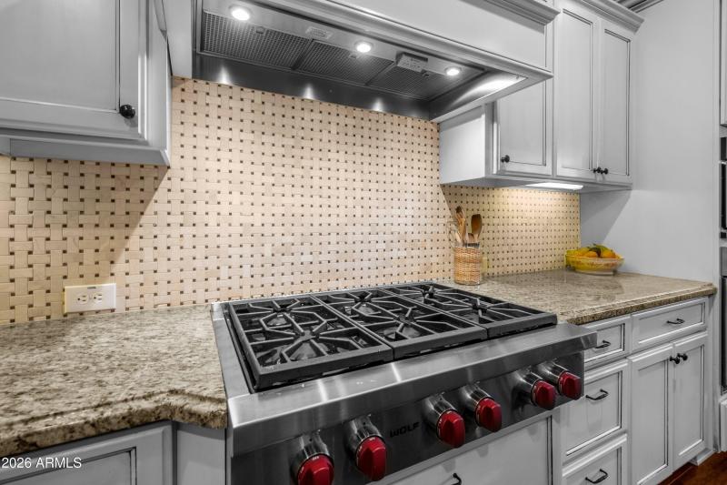 21-3738-E-Riopelle-Ave-20