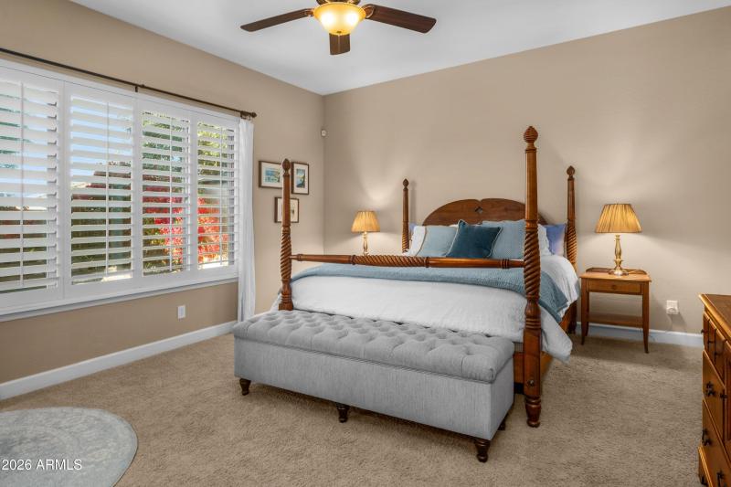 27-3738-E-Riopelle-Ave-26