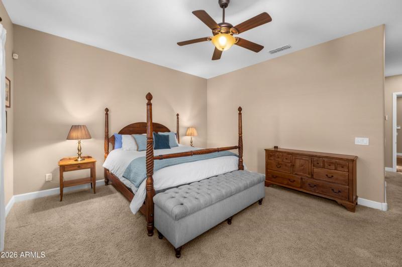 29-3738-E-Riopelle-Ave-28