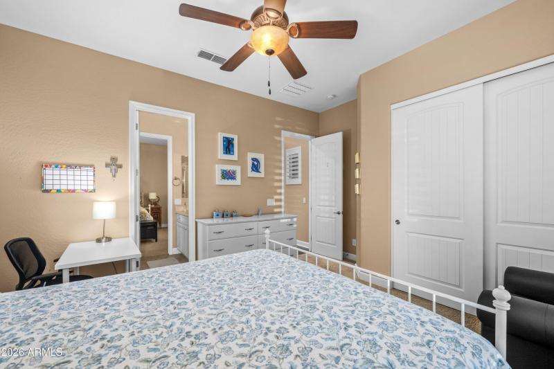 38-3738-E-Riopelle-Ave-37