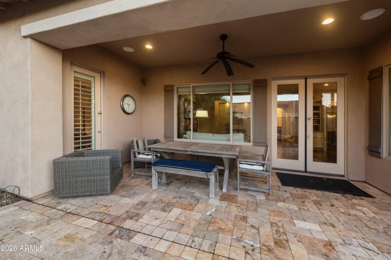 47-3738-E-Riopelle-Ave-46