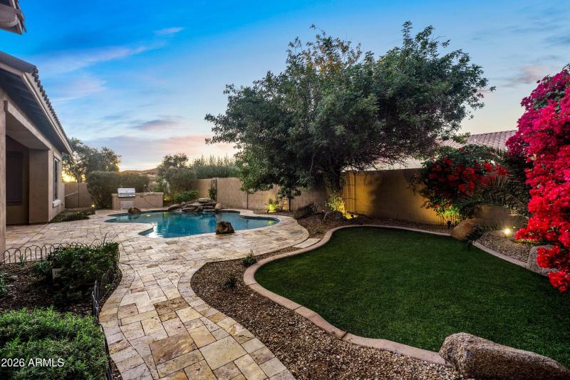 55-3738-E-Riopelle-Ave-54