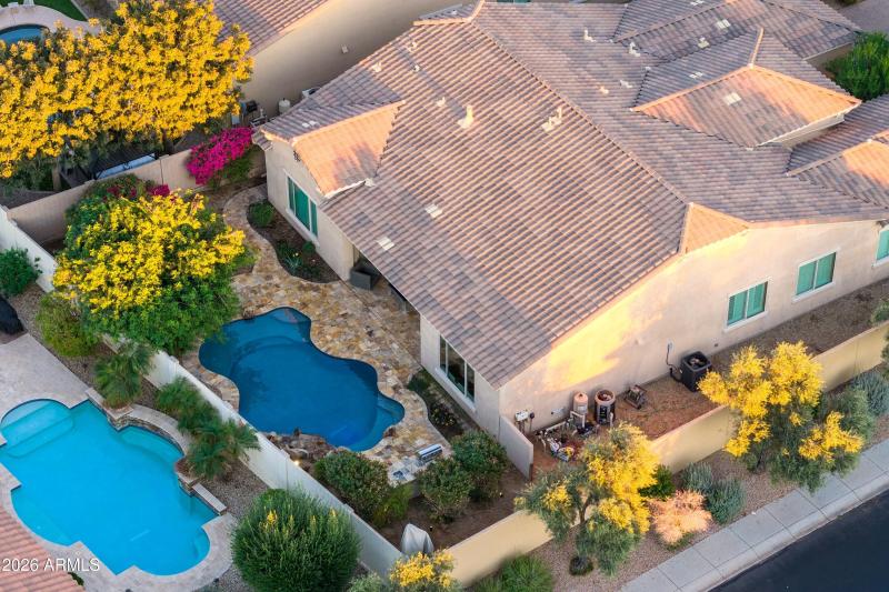 64-3738-E-Riopelle-Ave-Drone-6