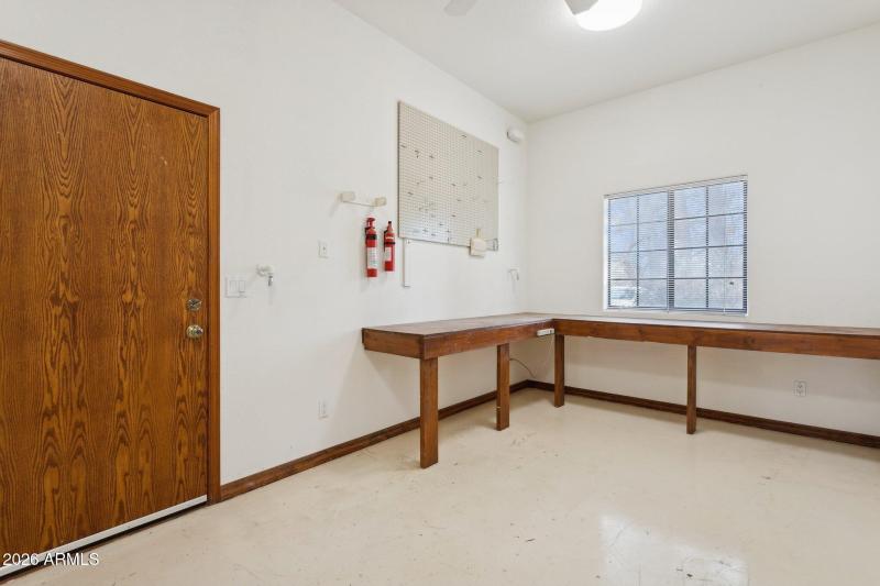 47-web-or-mls-7002-w-surrey-ave