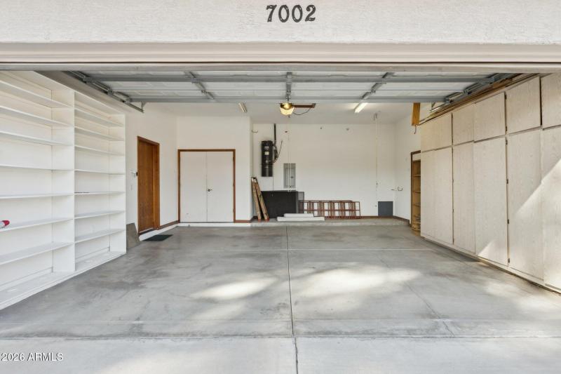 48-web-or-mls-7002-w-surrey-ave