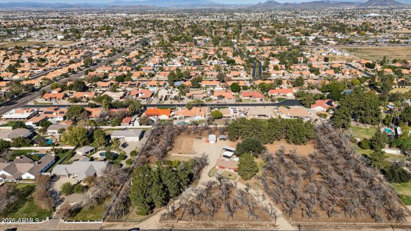 59-web-or-mls-7002-w-surrey-ave