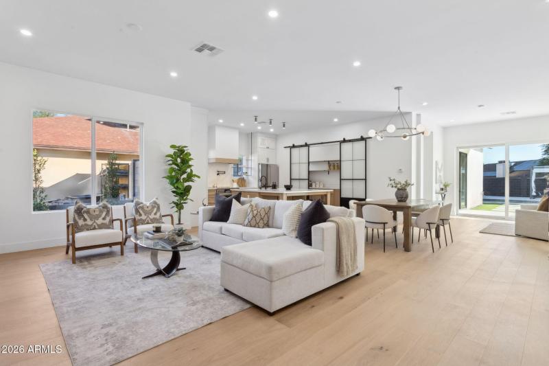 5-web-or-mls-5335-e-kelton-ln