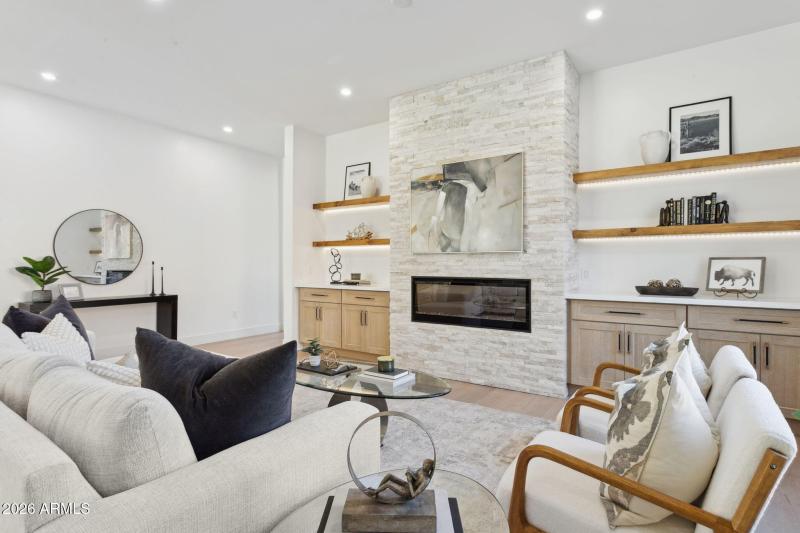 8-web-or-mls-5335-e-kelton-ln