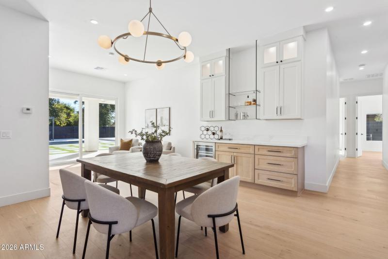 10-web-or-mls-5335-e-kelton-ln