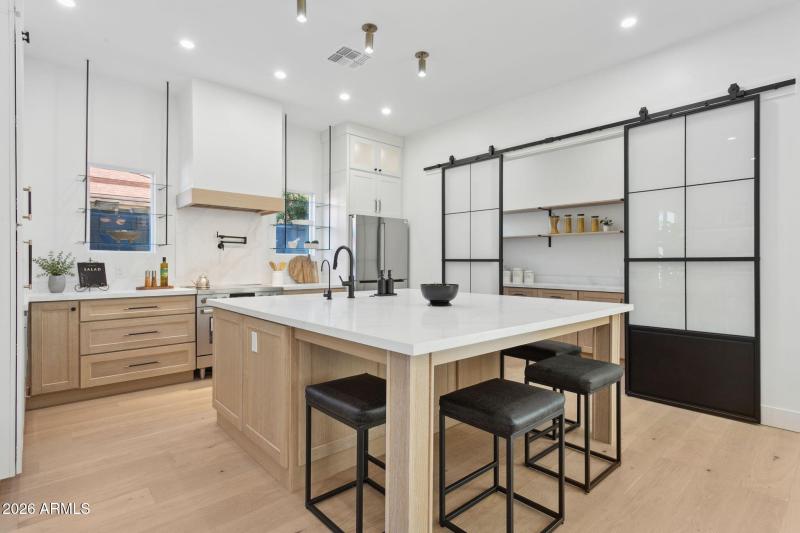 14-web-or-mls-5335-e-kelton-ln