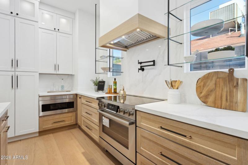 18-web-or-mls-5335-e-kelton-ln