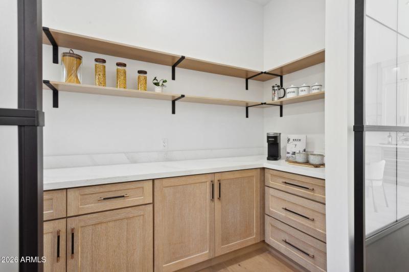 20-web-or-mls-5335-e-kelton-ln