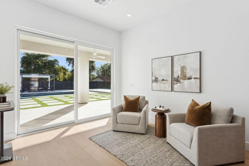 24-web-or-mls-5335-e-kelton-ln