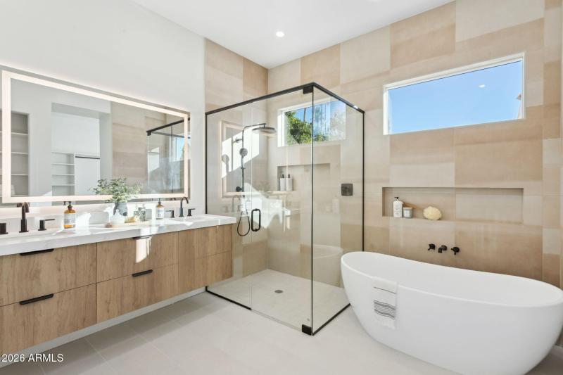 28-web-or-mls-5335-e-kelton-ln