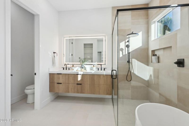 29-web-or-mls-5335-e-kelton-ln