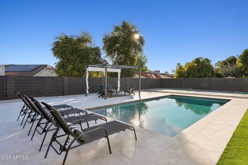 52-web-or-mls-5335-e-kelton-ln