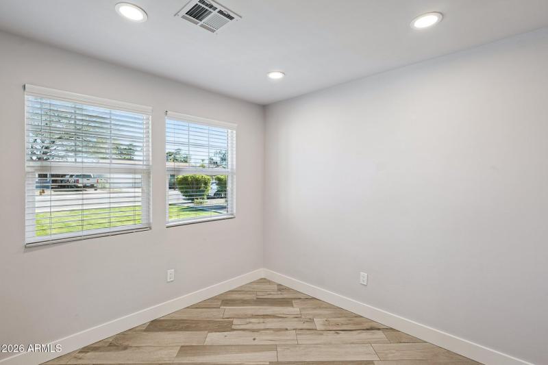 6-web-or-mls-4232-north-19th-pl