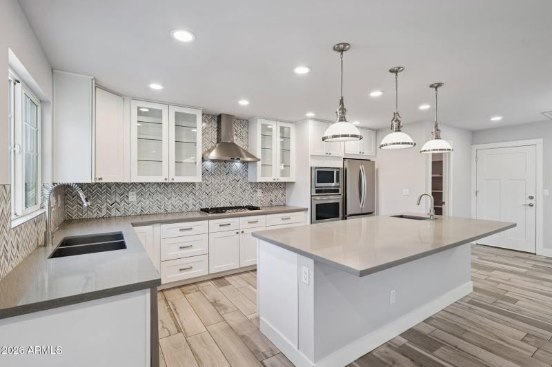 14-web-or-mls-4232-north-19th-pl