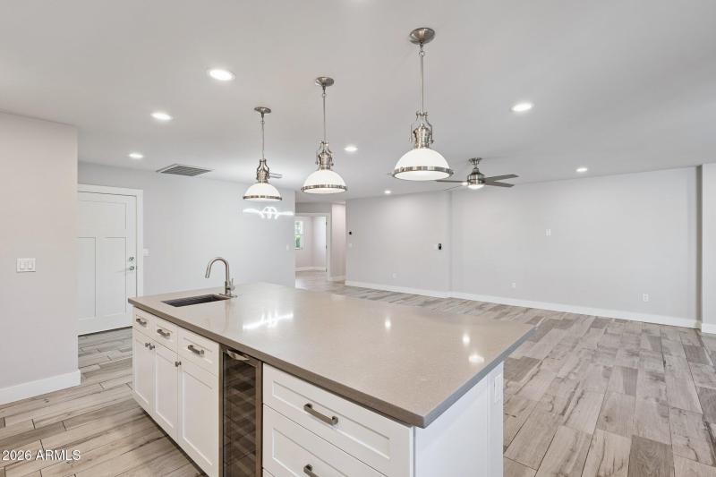 15-web-or-mls-4232-north-19th-pl