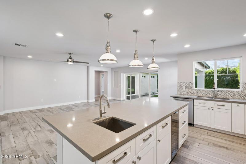 16-web-or-mls-4232-north-19th-pl