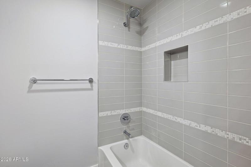 33-web-or-mls-4232-north-19th-pl