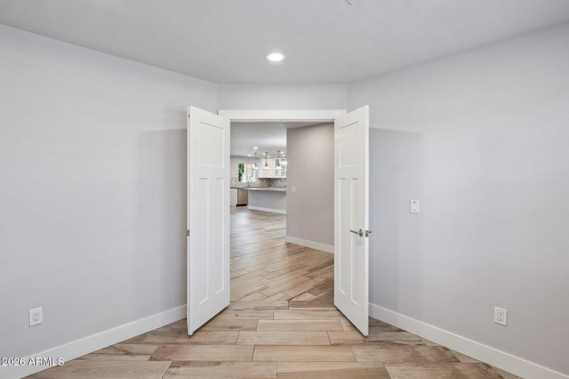 37-web-or-mls-4232-north-19th-pl