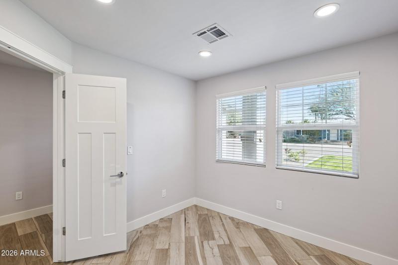 38-web-or-mls-4232-north-19th-pl