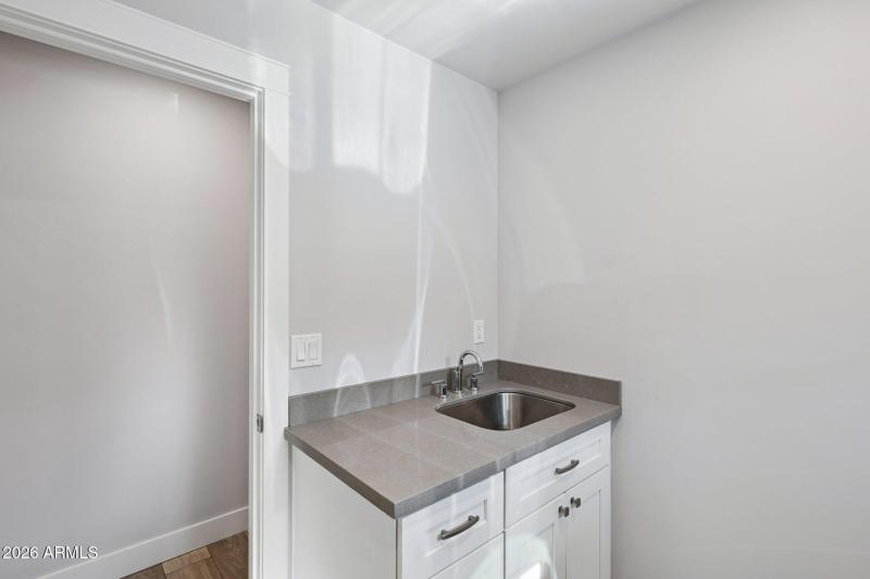 40-web-or-mls-4232-north-19th-pl