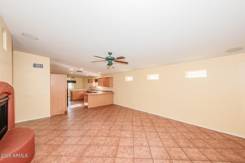 010 - 511 S. Clubhouse Lane