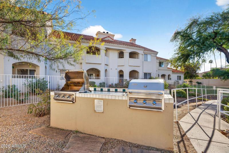 26-web-or-mls-25- N 52nd St unit