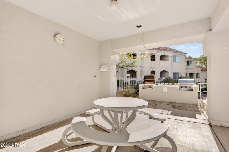 25-web-or-mls-24- N 52nd St unit