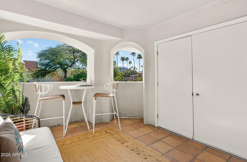 23-web-or-mls-20- N 52nd St unit