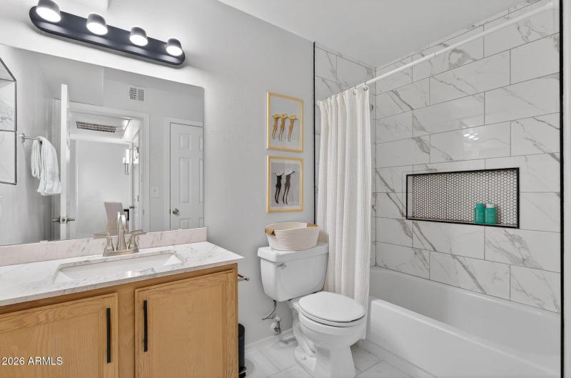 22-web-or-mls-10- N 52nd St unit