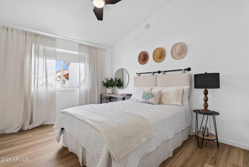 20-web-or-mls-11- N 52nd St unit