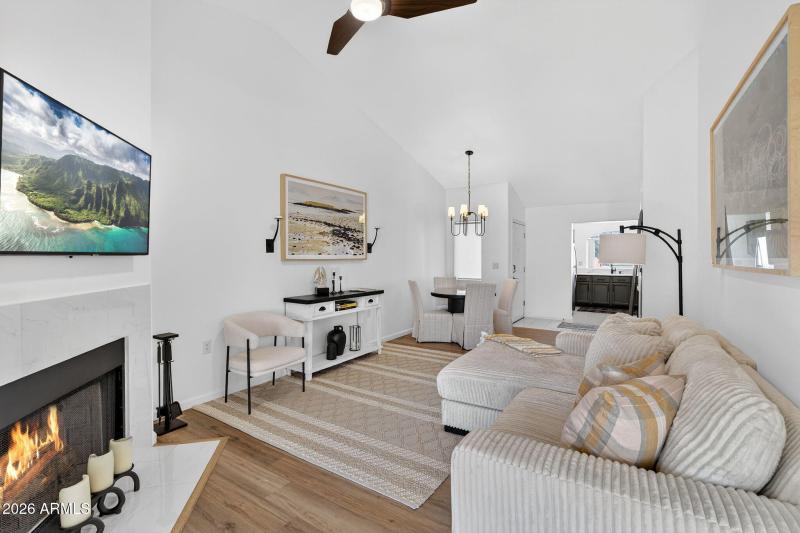 5-web-or-mls-03- N 52nd St unit