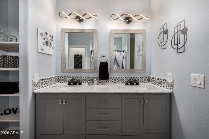 Upgraded Primary Bathroom