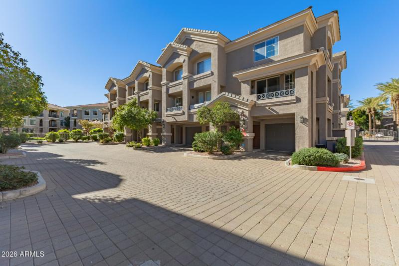 05 - Paradise Village