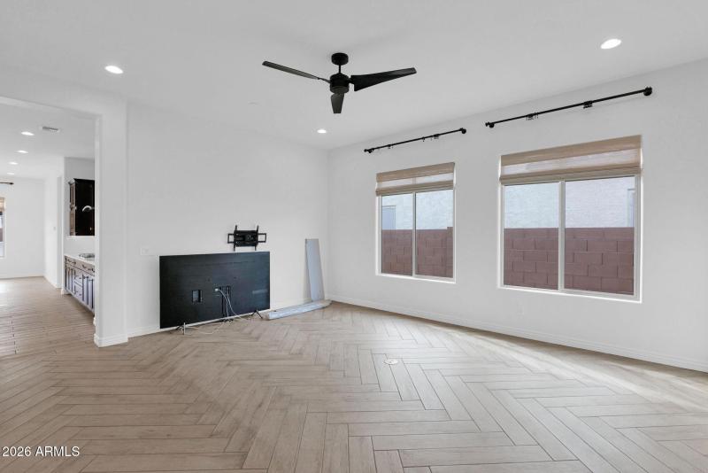 18-web-or-mls-P1459261