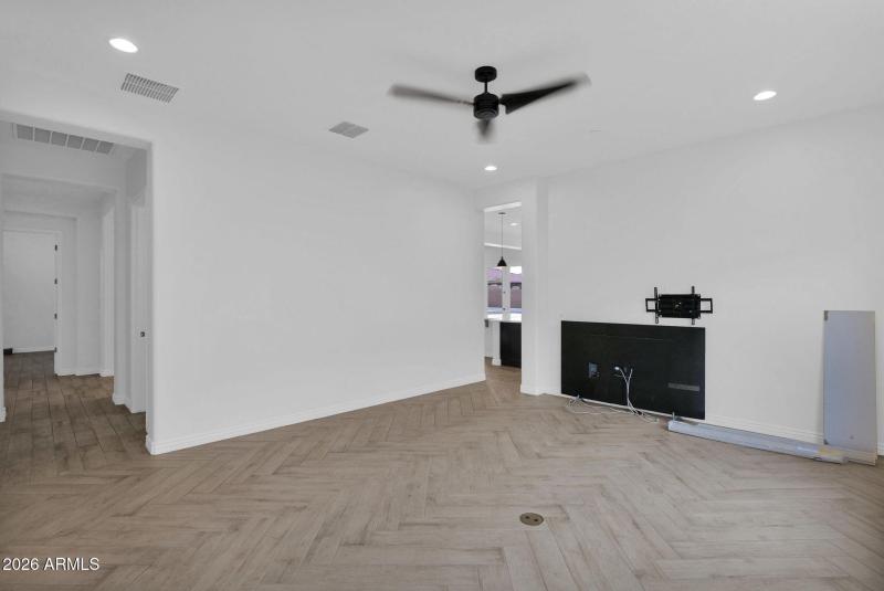 25-web-or-mls-P1459278