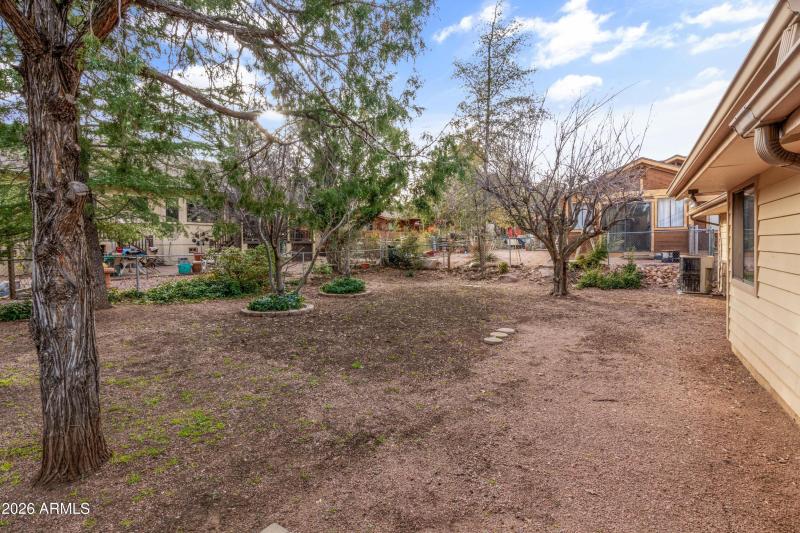 603 E Amarillo Cir back yard