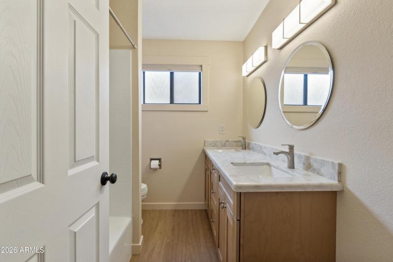 603 E Amarillo Cir Mast bath