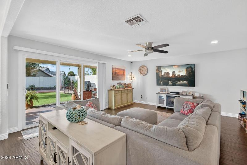 6-web-or-mls-38- E Desert Willow Rd