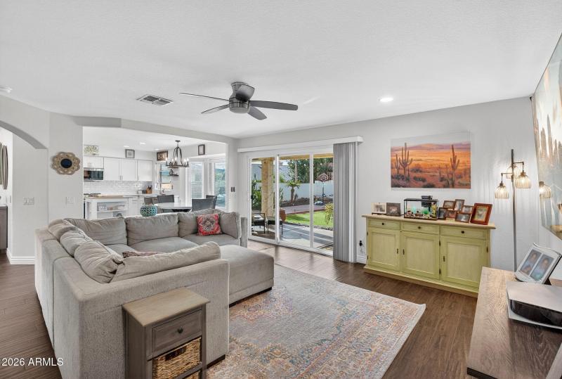 7-web-or-mls-39- E Desert Willow Rd