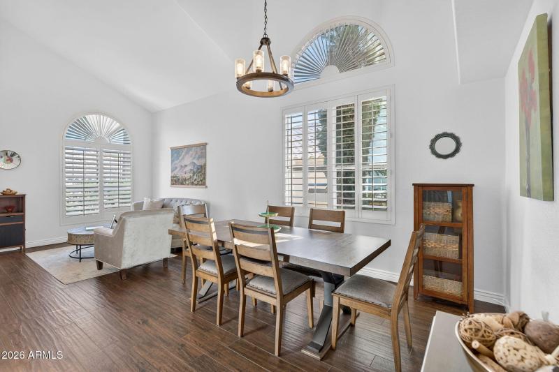 18-web-or-mls-31- E Desert Willow Rd