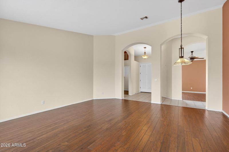 10-web-or-mls-37-N 110th Ave