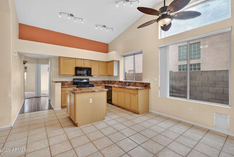 12-web-or-mls-40-N 110th Ave