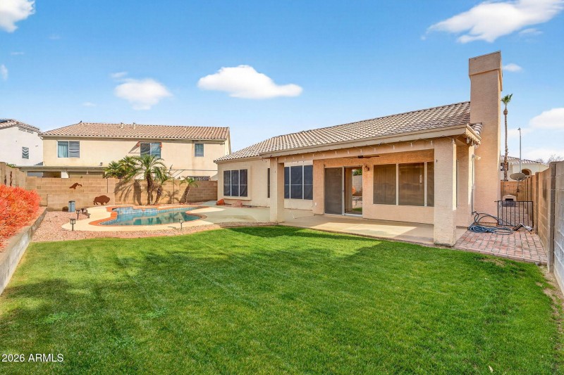 33-web-or-mls-48-N 110th Ave