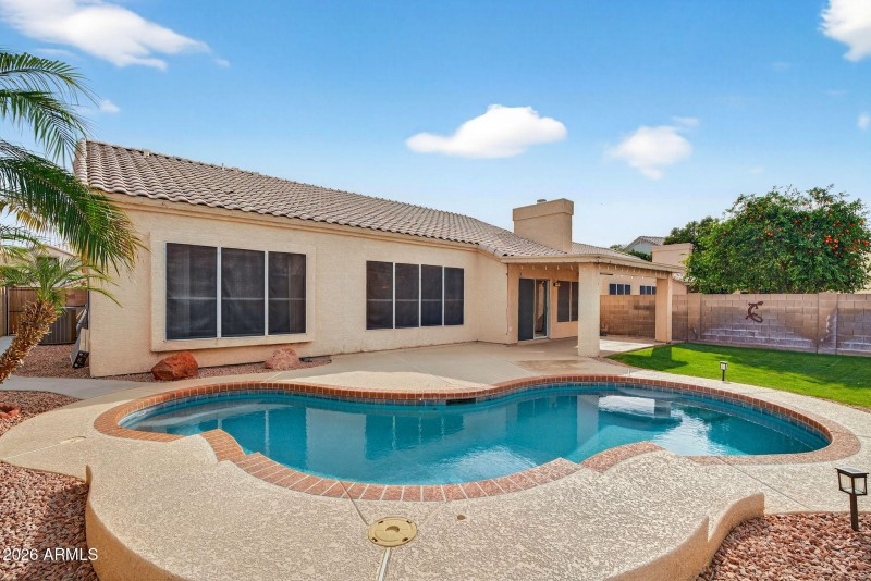 34-web-or-mls-49-N 110th Ave