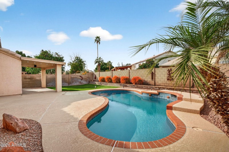 36-web-or-mls-53-N 110th Ave