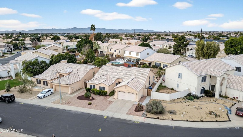 47-web-or-mls-09-N 110th Ave